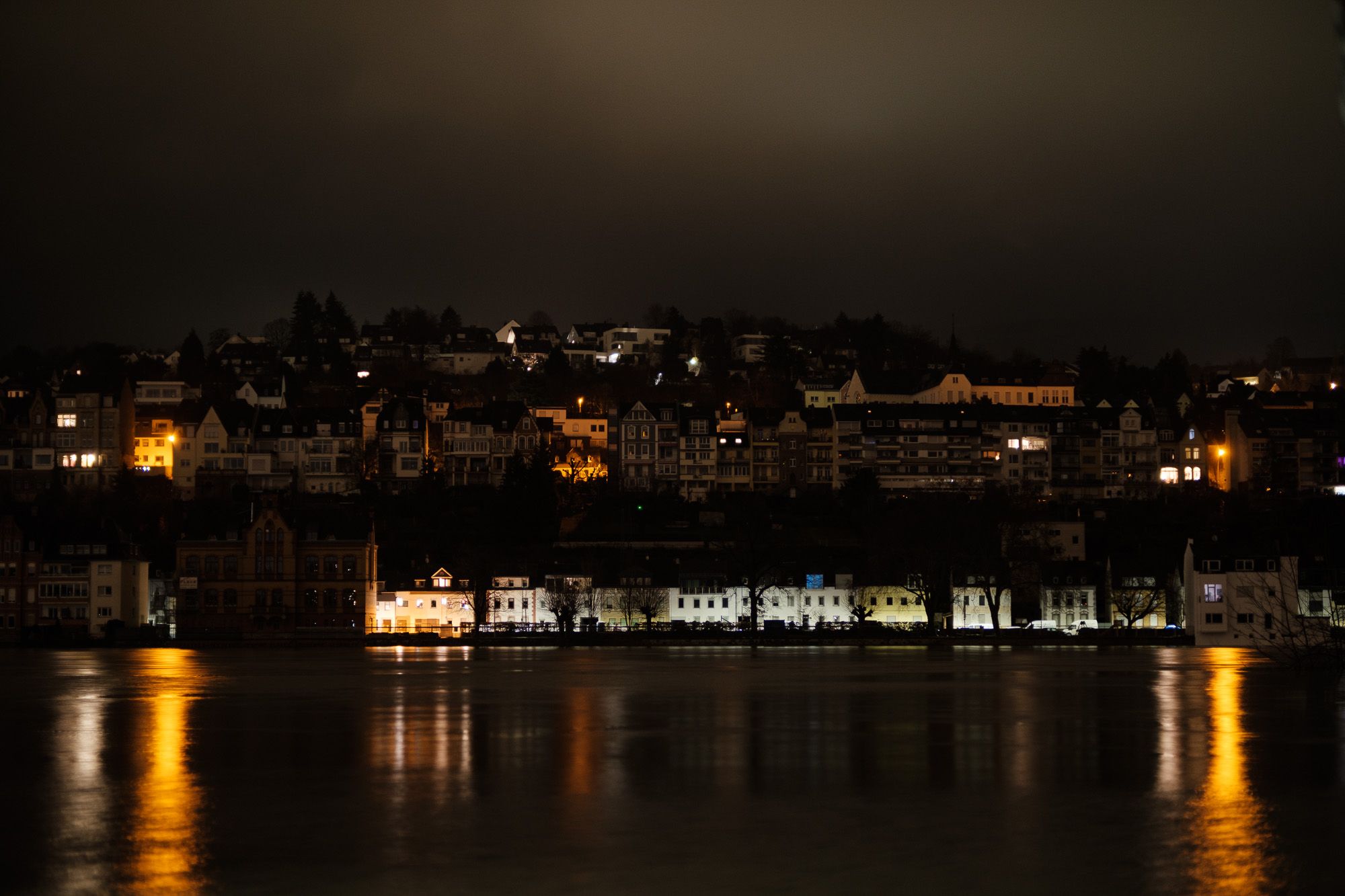 Rheinisches Nizza bei Nacht